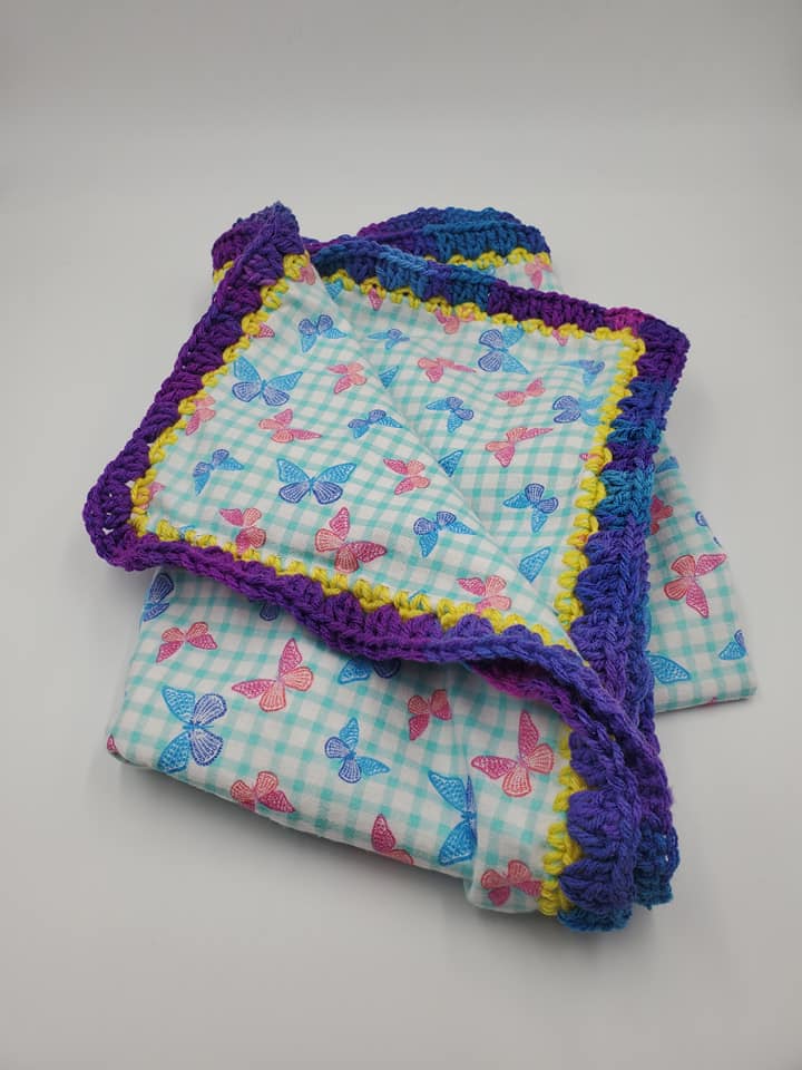 Crochet Trim Baby Blanket_4.jpg