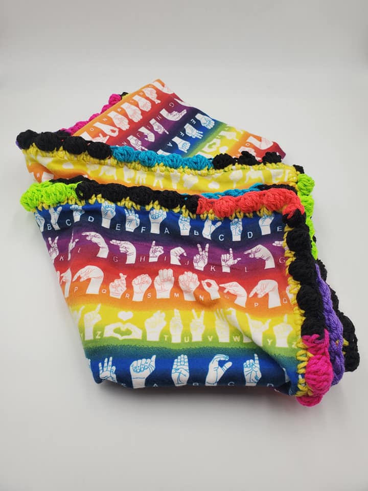 Crochet Trim Baby Blanket_1.jpg